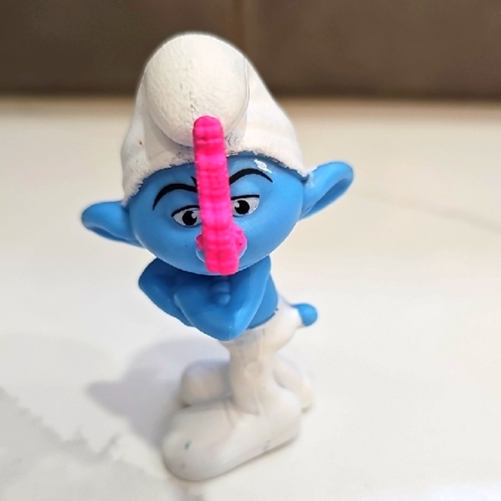 Smurfs Genuine Peyo McDonalds  Grouchy With Butterfly on Nose PVC Toy